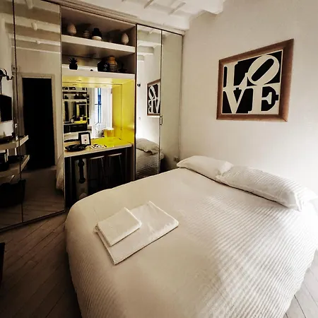 Apartment Anfiteatro 11 Milan